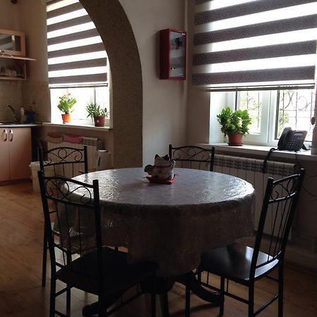 Hostel Arzy Atyraū Exteriör bild