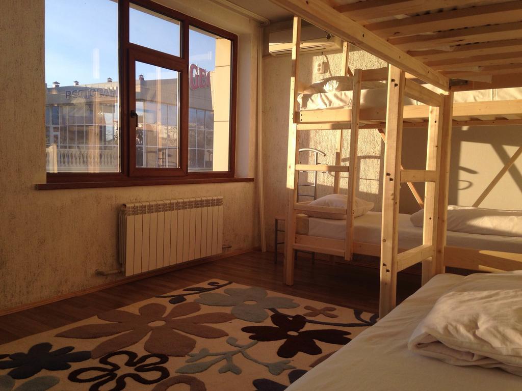 Hostel Arzy Atyraū Exteriör bild